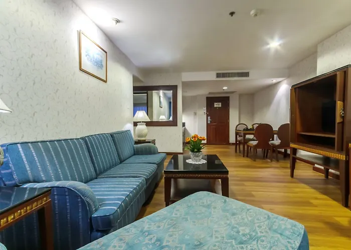 Palace 4*