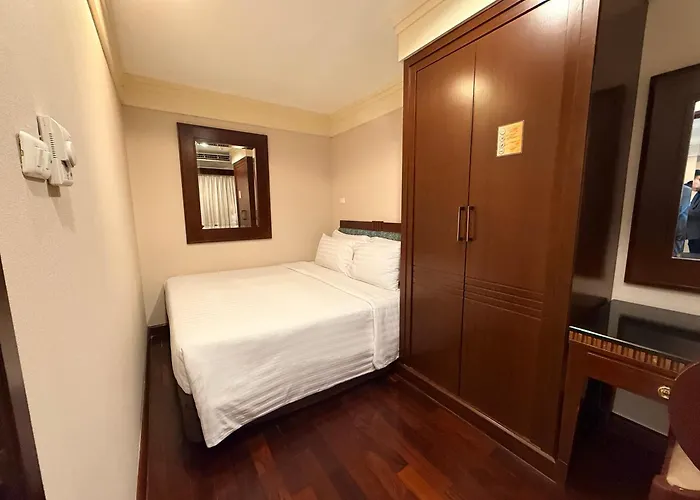 Palace 4*