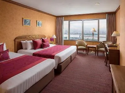 Palace 4*